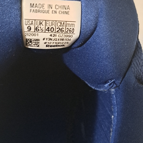 Reebok Size 9 EU 40 Almost New - Picture 2 of 7